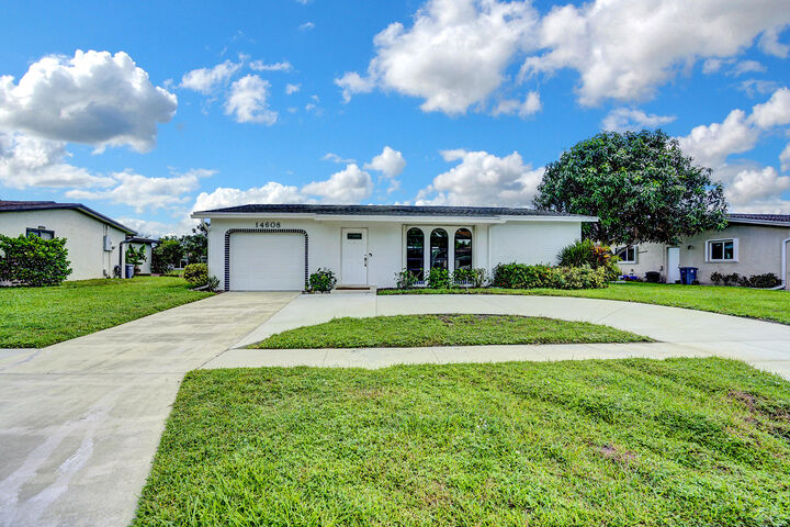 Property Photo: 14608 Country Side Lane FL 33484