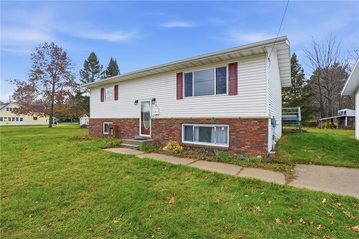 Property Photo: 816 E 9th Street S WI 54848