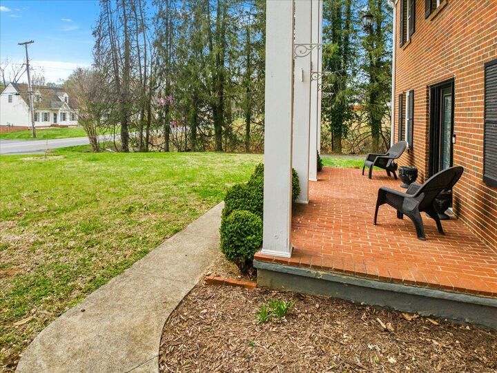 Property Photo:  3581 Grandin Rd SW  VA 24018 