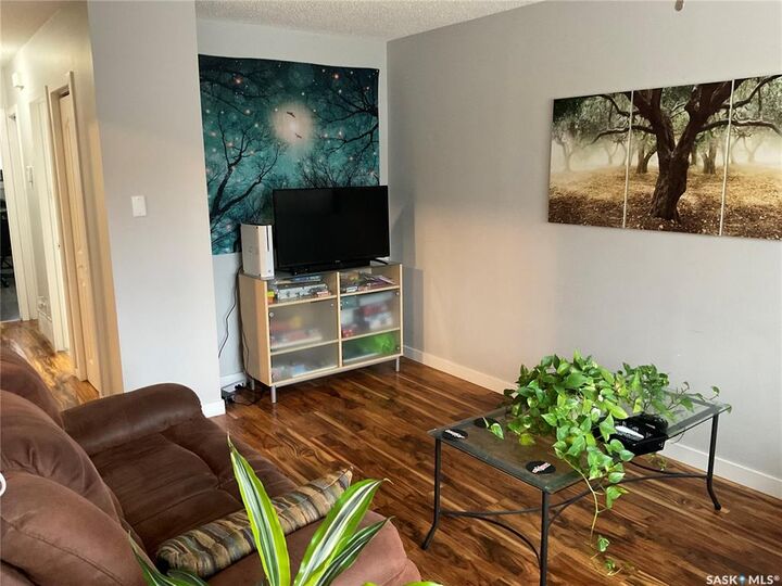 Property Photo:  1611/1613 Laura Avenue  SK S7N 2T2 