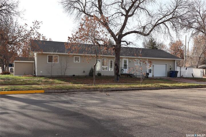 Property Photo:  602 Centre Street  SK S0H 0B0 