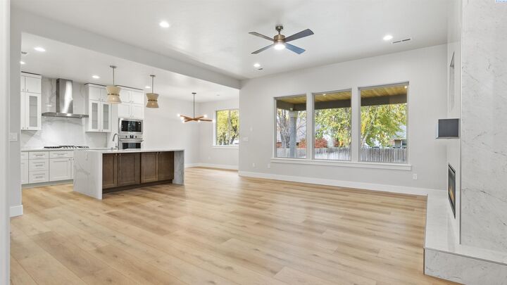 Property Photo:  1640 Palermo Ave  WA 99352 