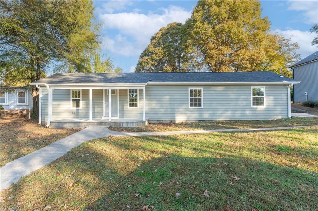 Property Photo:  255 Summit Street  NC 27045 