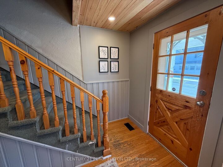 Property Photo:  52 Heber Street  ON K8V 1M9 