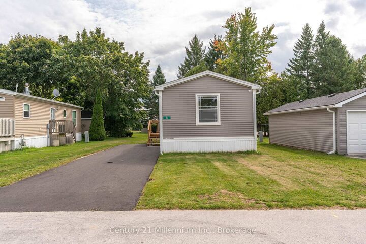 Photo de la propriété: 8 Sussex Square ON N4K 5N5