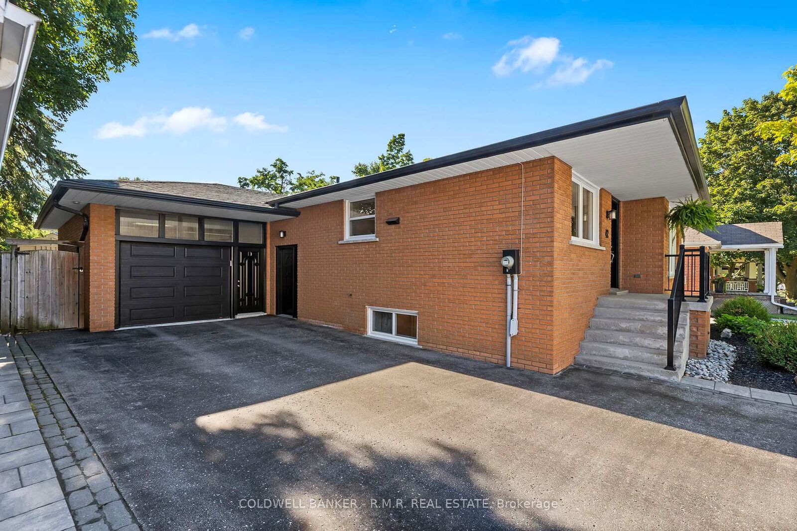 Photo de la propriété: 42 Marietta Street ON L9P 1J5