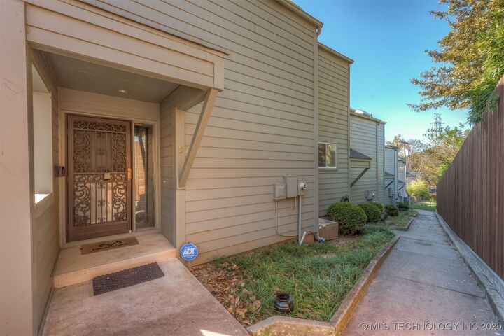 Property Photo:  1410 S Houston Avenue D  OK 74127 