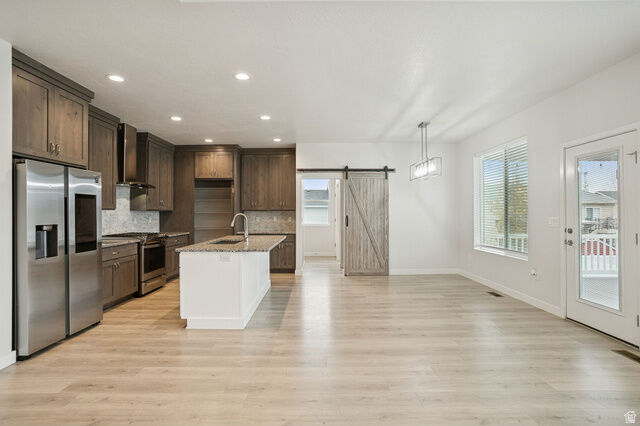 Property Photo: 895 Dunes Dr UT 84075