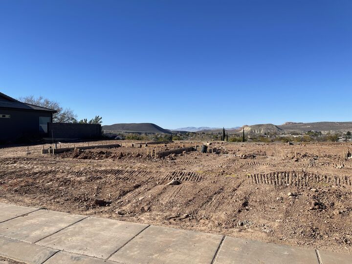 Property Photo: 451 N 200 E 4 UT 84745