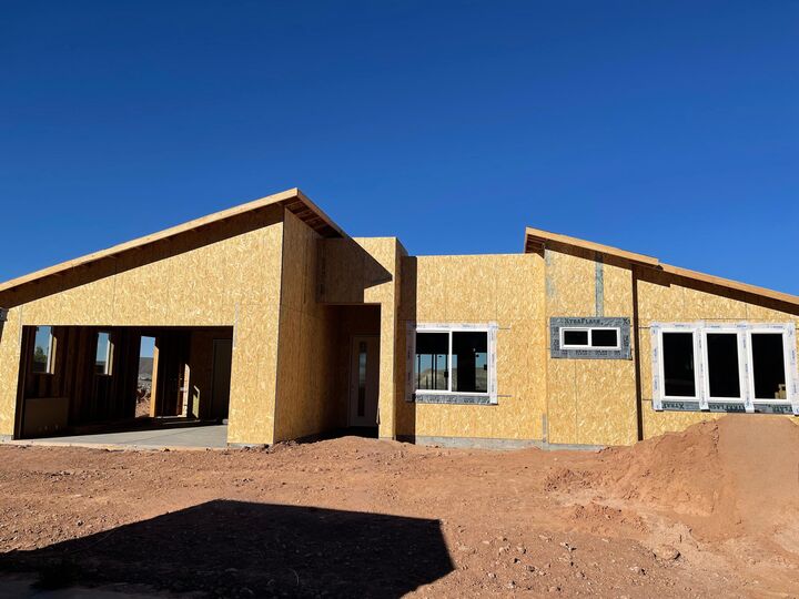 Property Photo:  451 N 200 E 4  UT 84745 