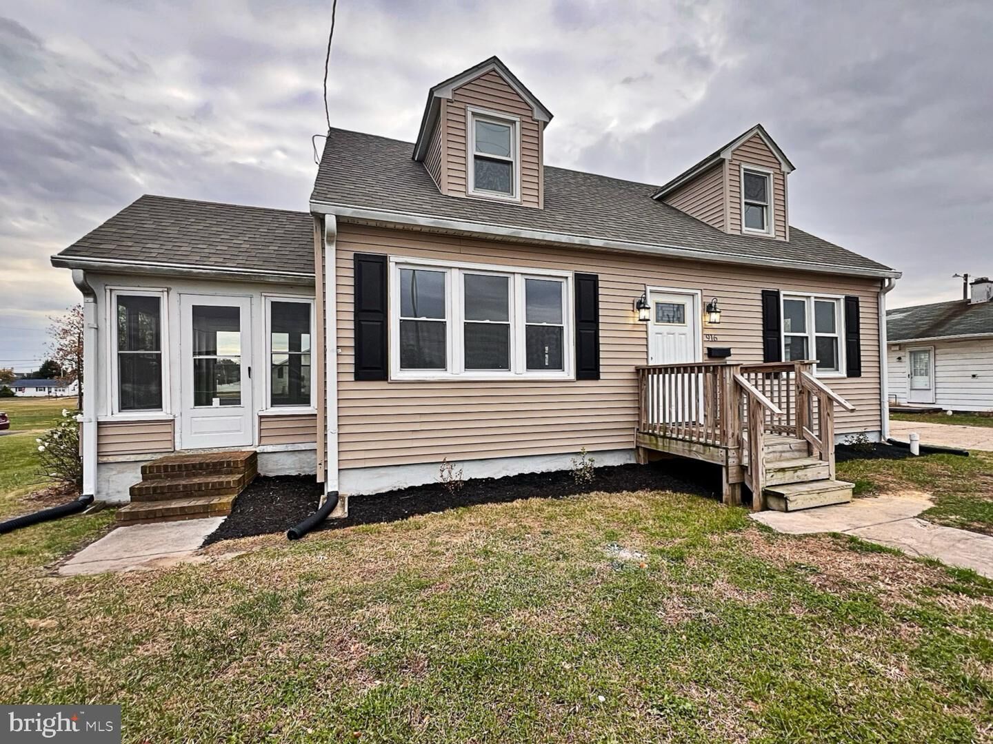 Property Photo:  916 Forest Street  DE 19904 