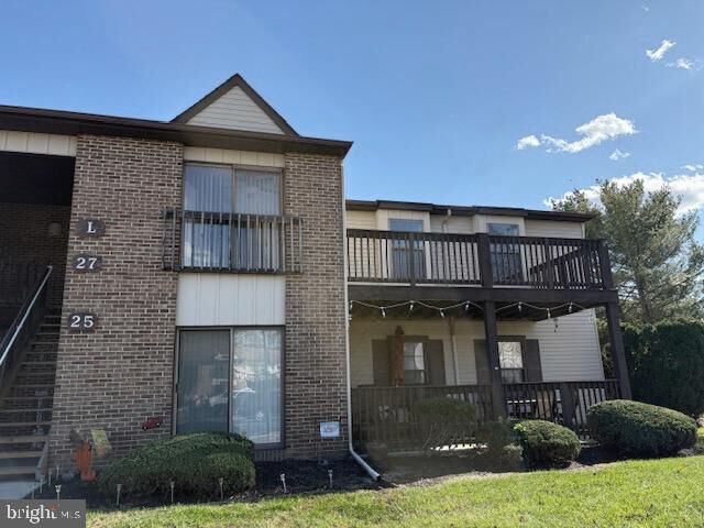 Property Photo:  27 Pickwick Place  NJ 08080 