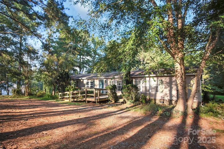 Property Photo: 122 Cicero Lane NC 28090