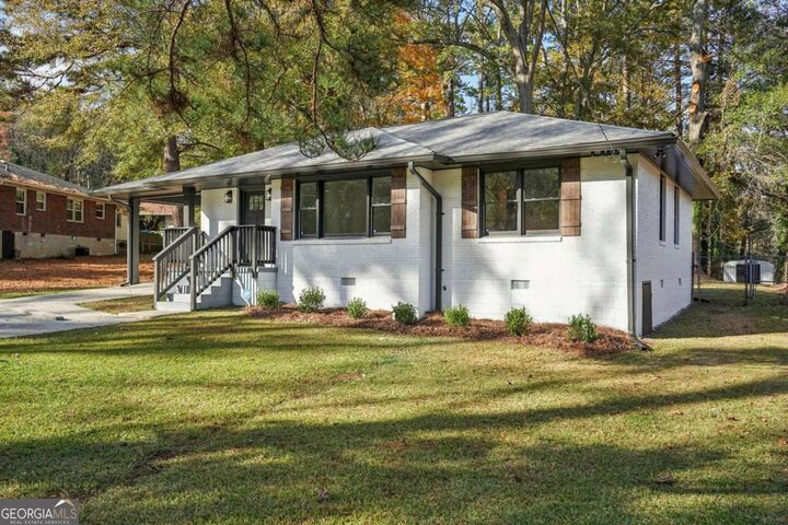 Property Photo:  4 Mobley Drive SE  GA 30315 