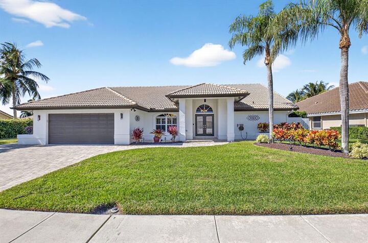 Property Photo:  6707 Blue Bay Cir  FL 33467 