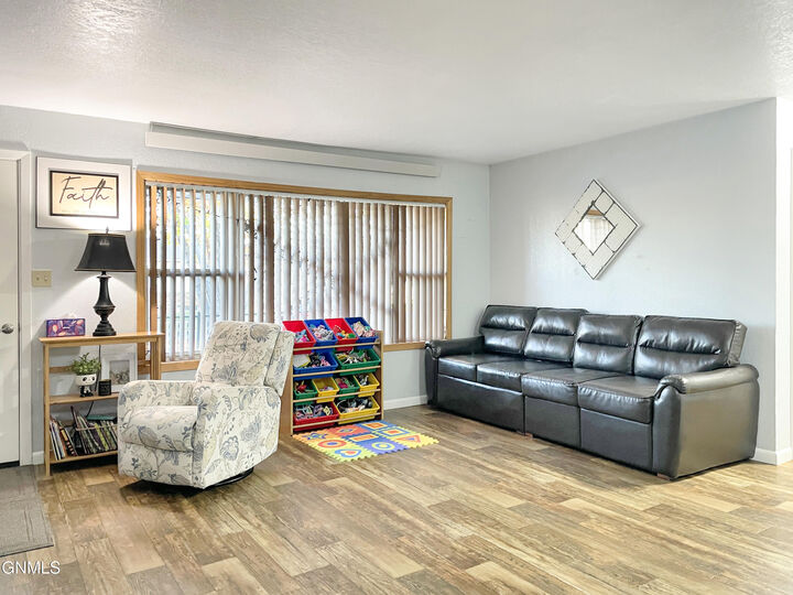 Property Photo: 281 10th Avenue N ND 58421