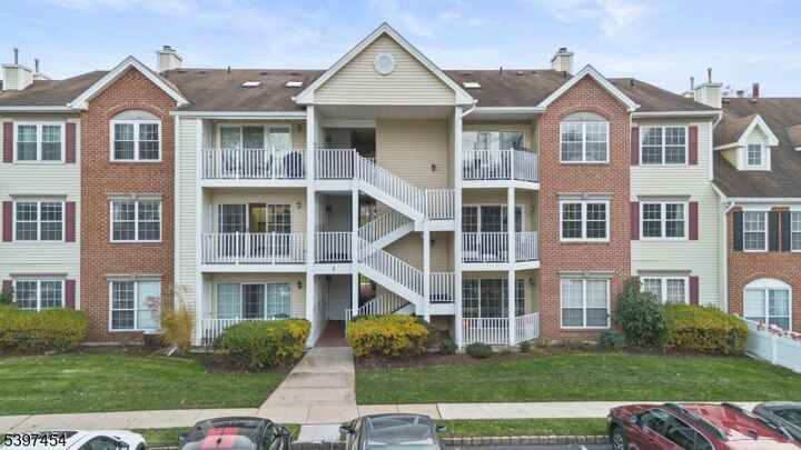 511 Red Crest Ln  Branchburg Twp. NJ 08876 photo