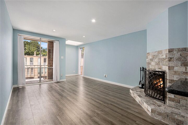 Property Photo:  4633 Wild Indigo Street 536  TX 77027 