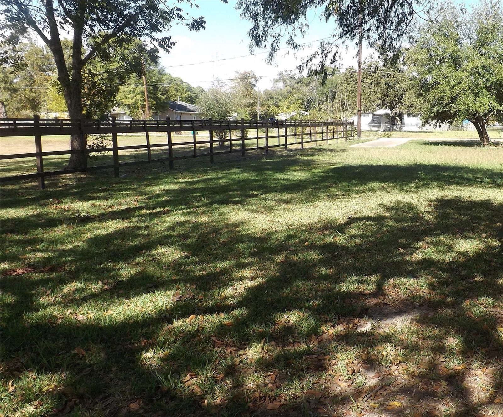 Property Photo:  1001 Bowie Street  TX 77520 