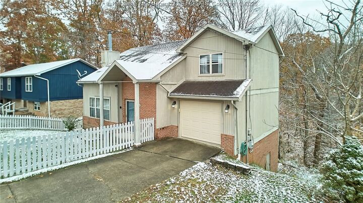 Property Photo: 820 Gordon Drive WV 25303