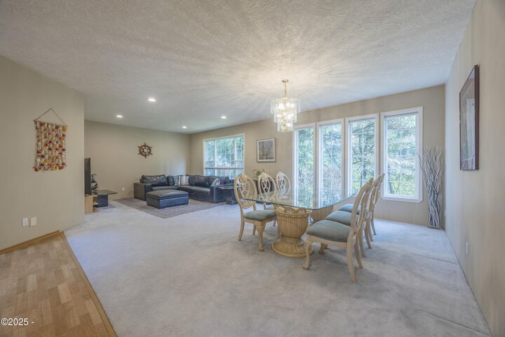 Property Photo: 3190 NE Union Avenue OR 97367