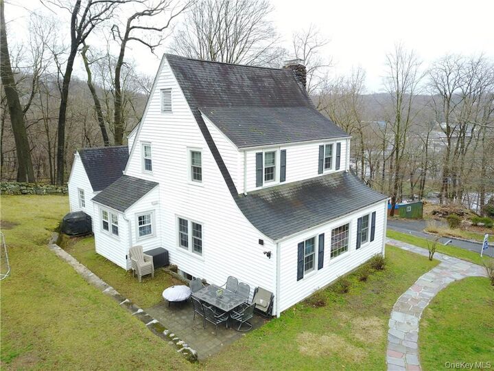 Property Photo:  15 Beacon Hill Road  NY 10502 