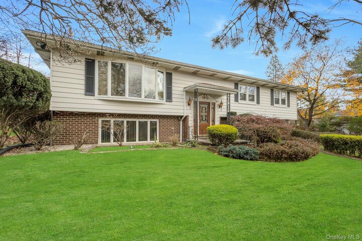 44 Greenridge Way  New Hempstead NY 10977 photo