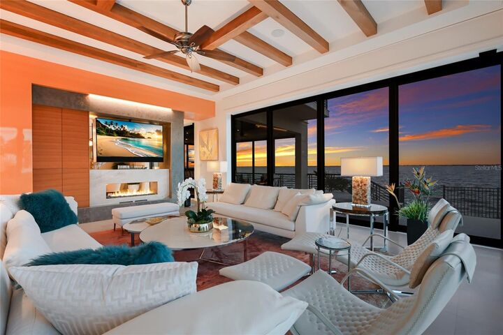 Property Photo:  600 Wedge Lane  FL 34228 