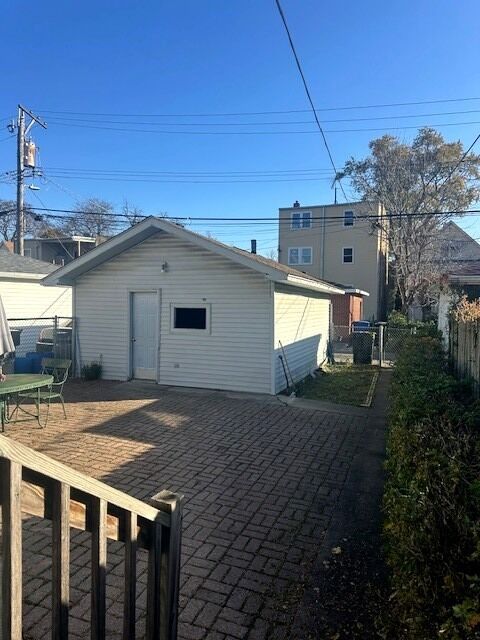 Property Photo: 4609 N Avers Avenue IL 60625