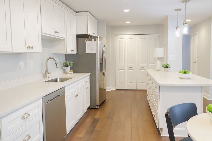 Property Photo: 1727 W Crystal Lane 707B IL 60056