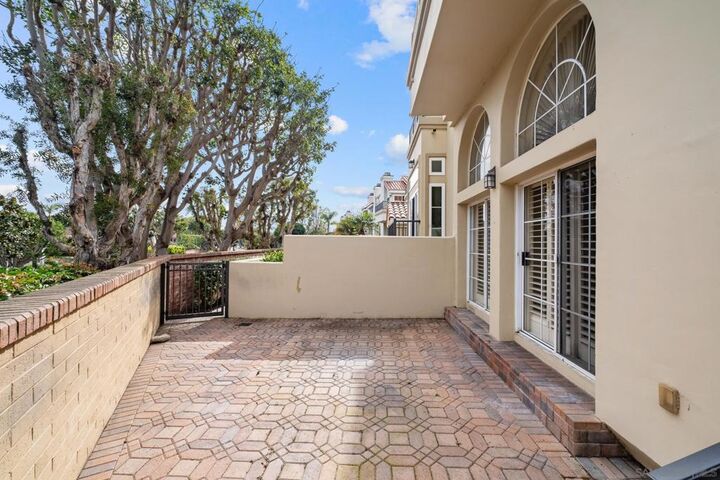 Property Photo:  19302 Sawgrass Ln  CA 92648 