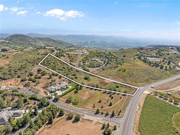 Property Photo: 1 Avenida La Cresta CA 92562