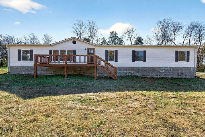 Property Photo:  698 Meridian Dr  TN 37166 