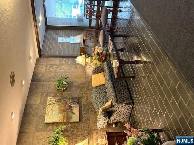 Property Photo:  140 Euclid Avenue 4G  NJ 07601 