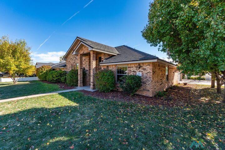 Property Photo:  401 Olive Drive  NM 88101 