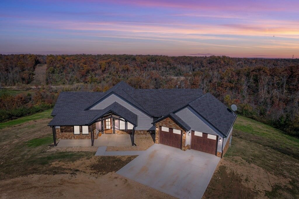 Property Photo:  10695 Stoney Point Road  AR 72745 