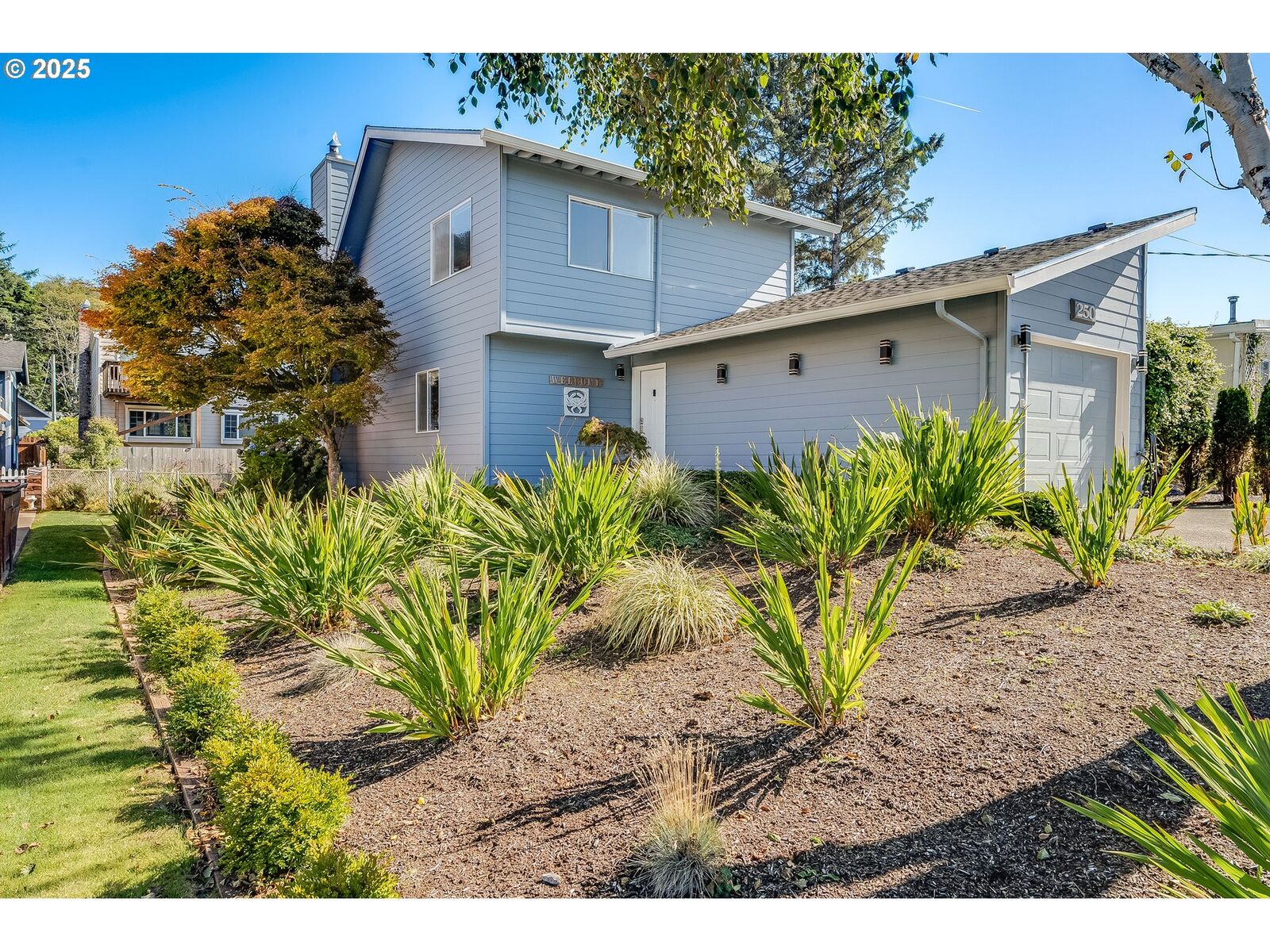 Property Photo:  250 N Harbor St  OR 97136 