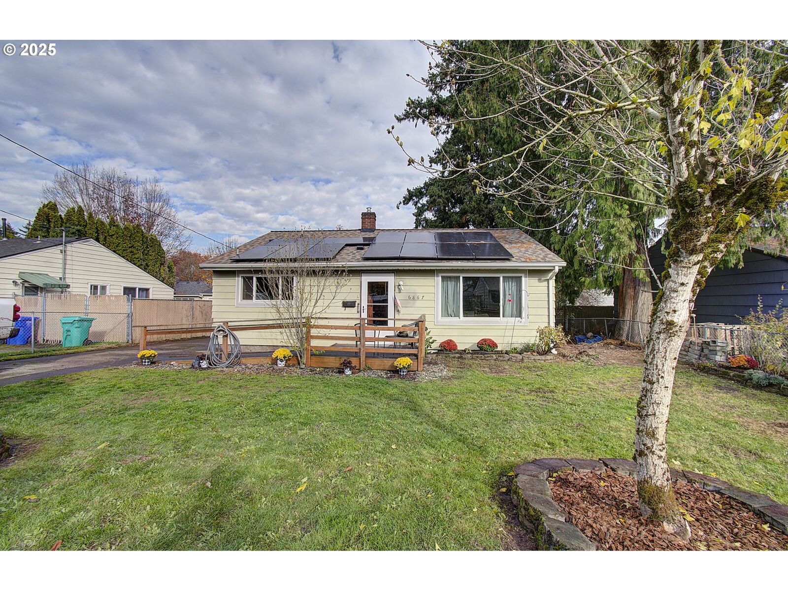 Property Photo: 6867 N Hudson St OR 97203