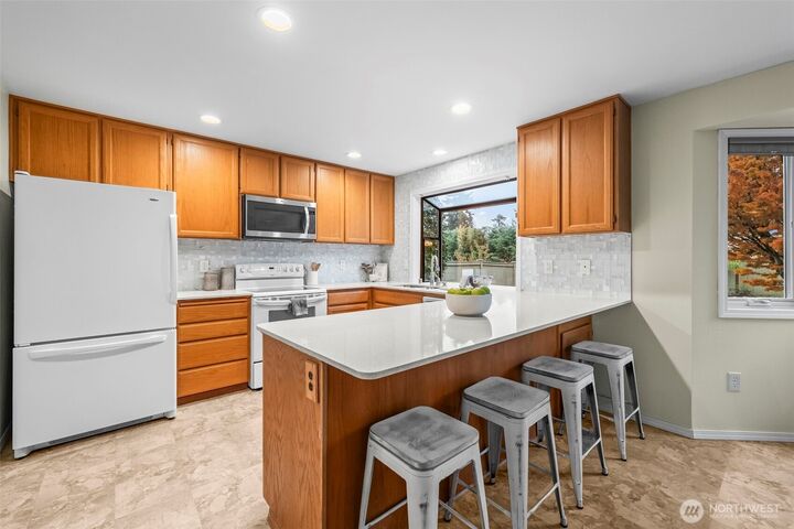 Property Photo: 20224 102nd Place SE WA 98031