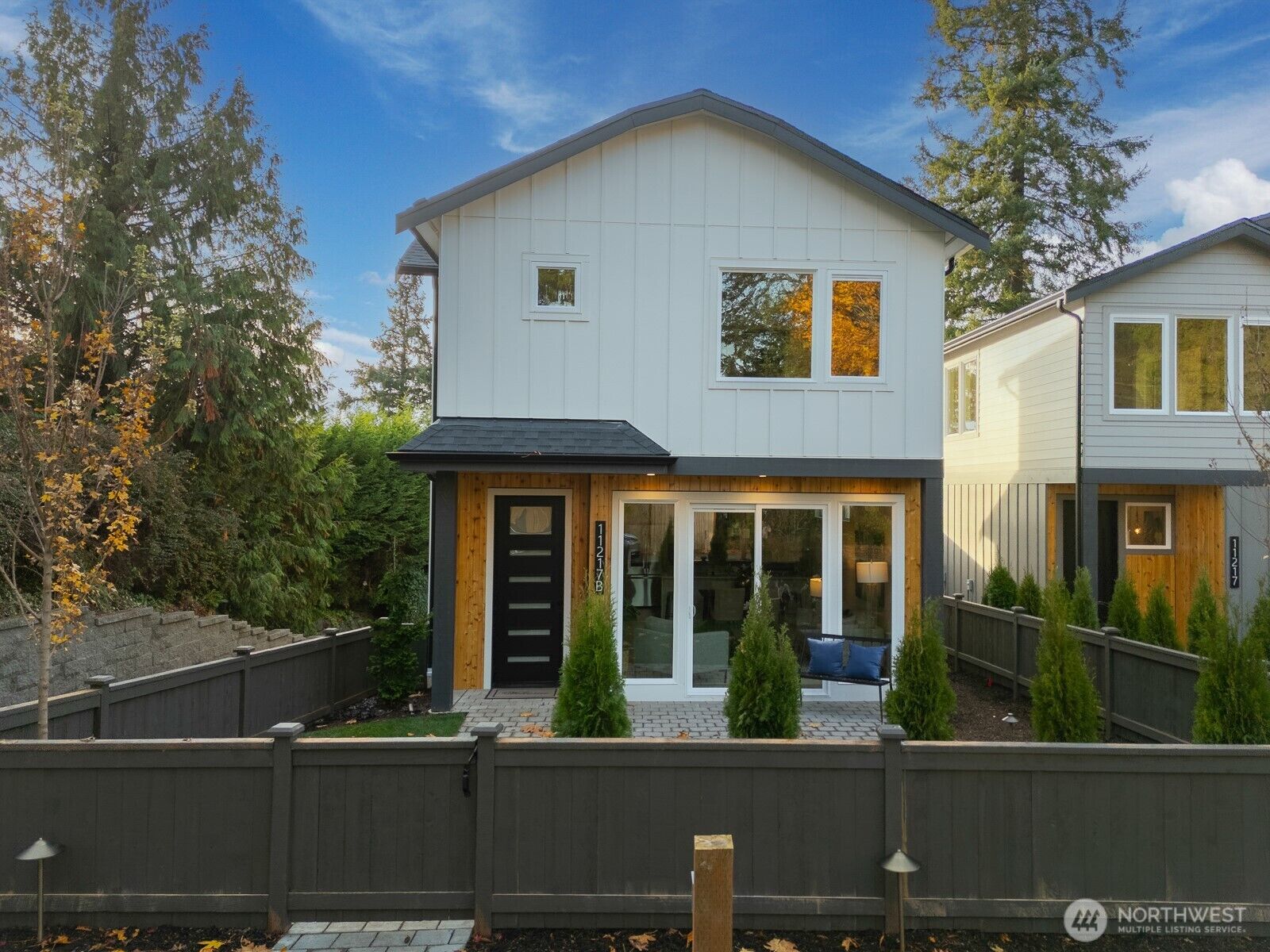 Property Photo: 11217 NE 95th Street B WA 98033