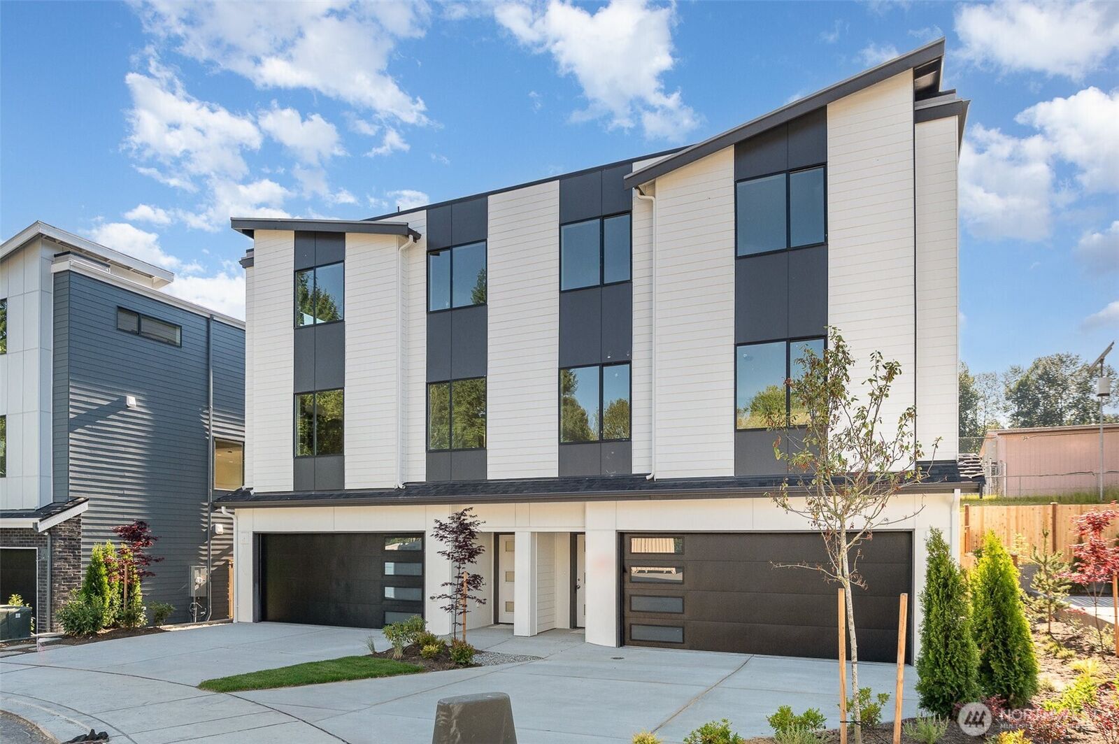 Property Photo:  1524  243rd Place SW B  WA 98021 