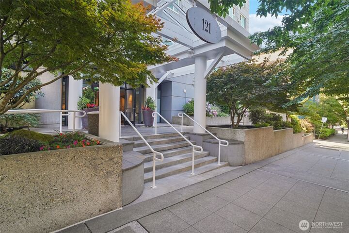 Property Photo: 121 Vine Street 402 WA 98121