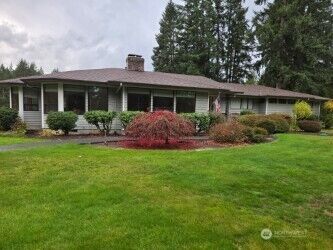 Property Photo: 26414 34th Avenue E WA 98387