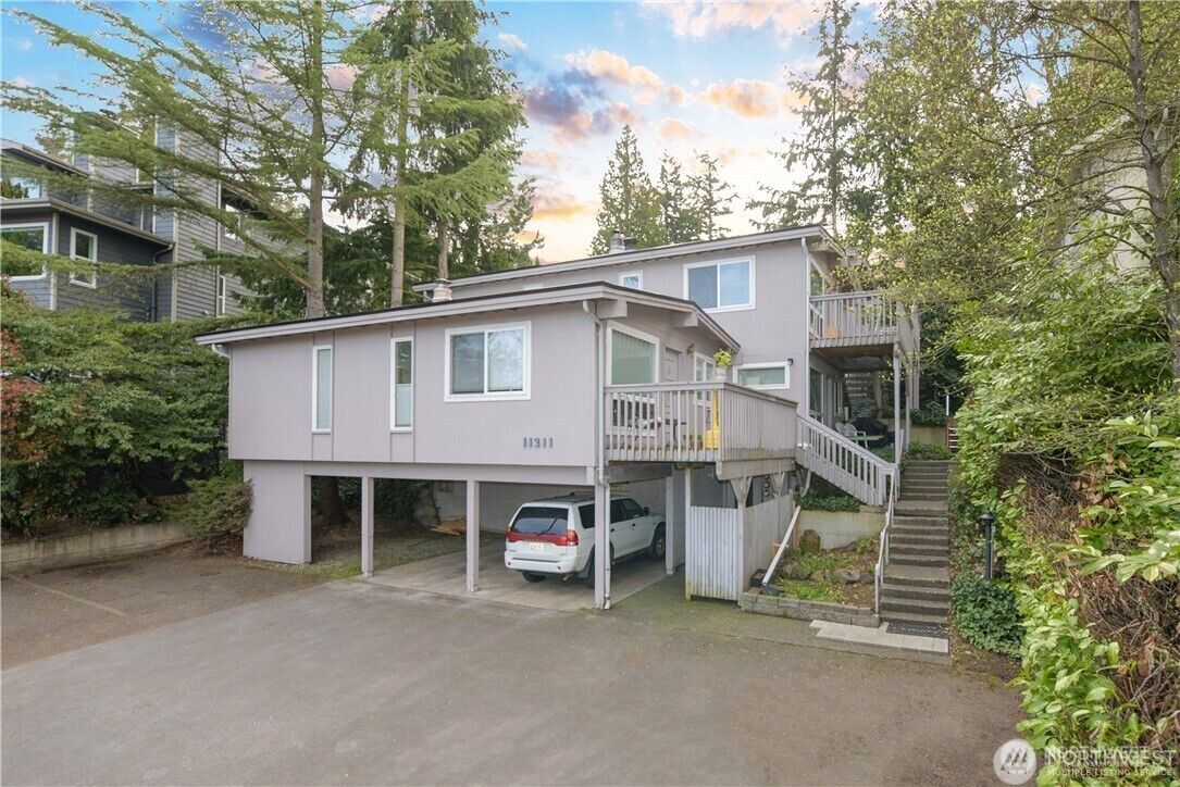 Property Photo:  11211 NE 68th Street 3  WA 98033 