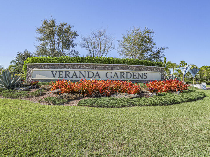 Property Photo: 781 SE Courances Drive FL 34984