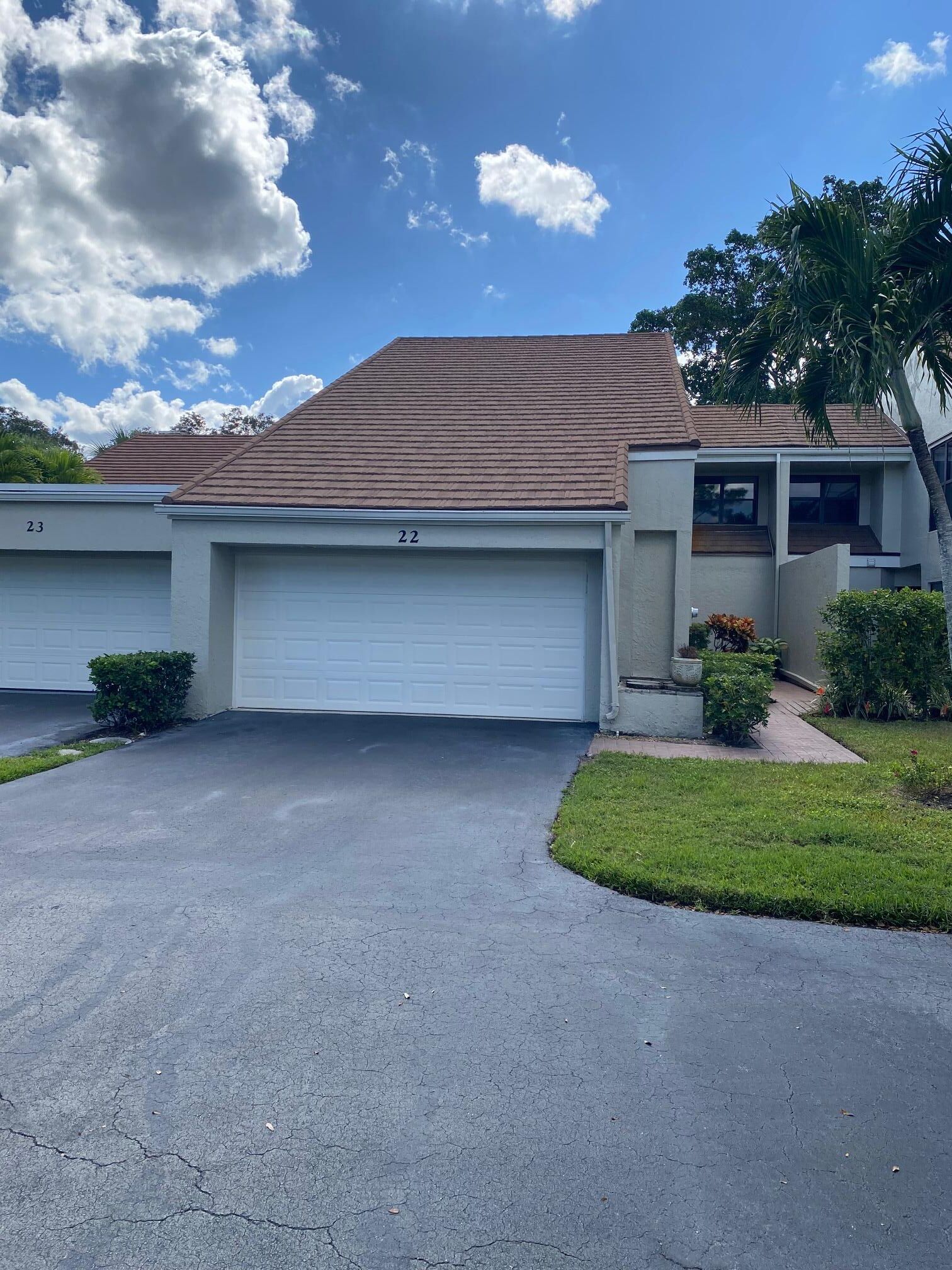 Property Photo:  22 Balfour Road W  FL 33418 