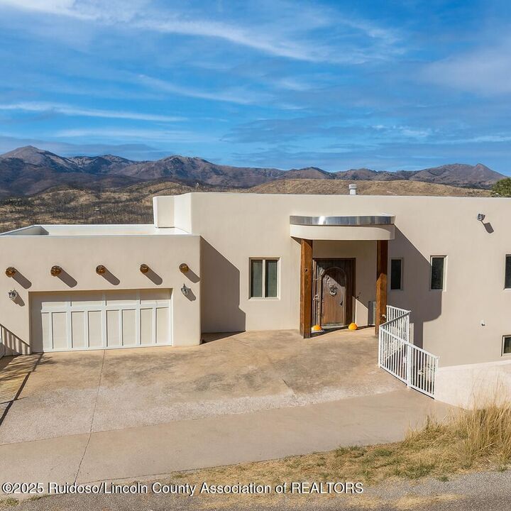 Property Photo:  225 Valley View Circle  NM 88345 