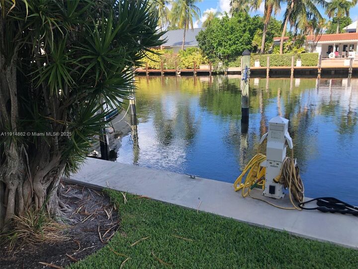 Property Photo: 76 Isle Of Venice Dr, Dock FL 33301