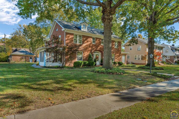 Property Photo:  1610 SW Plass Ave  KS 66604 