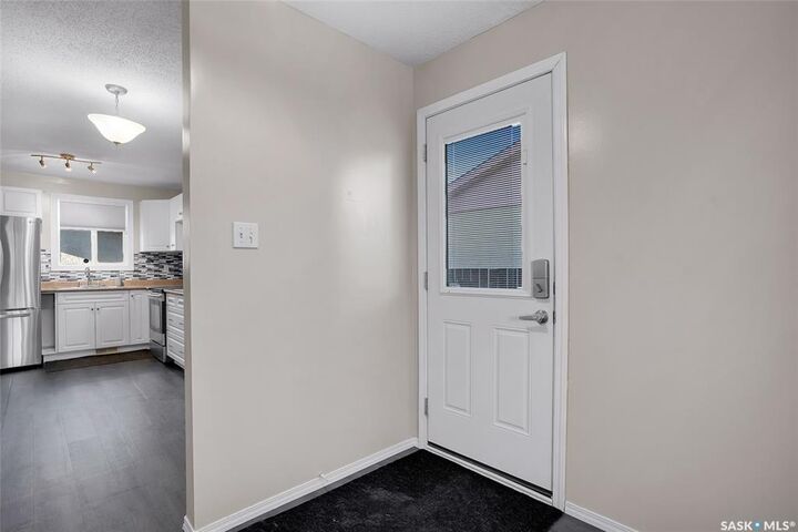 Property Photo:  330 Smallwood Crescent  SK S4L 4S5 